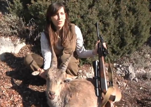 Adela Úcar durante "21 días de caza" tras matar a un ciervo